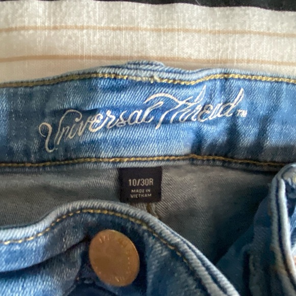 Universal Thread Jeans - Picture 2 of 2